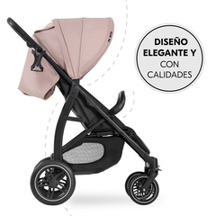 Una silla de paseo de diseño y de alta calidad