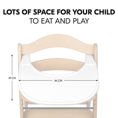 Spacious tray for your child to eat and play