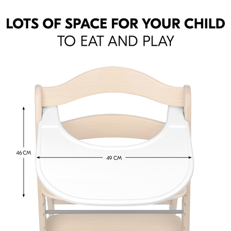 Spacious tray for your child to eat and play