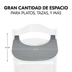 Amplio espacio para que su hijo coma y juegue