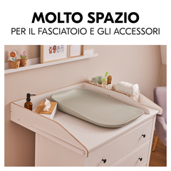 Spazio per il tappetino e gli accessori da cambio
