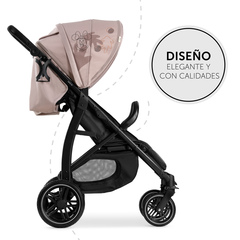 Una silla de paseo de diseño y de alta calidad