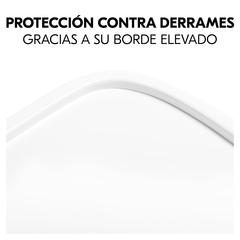El borde elevado previene derrames y caídas